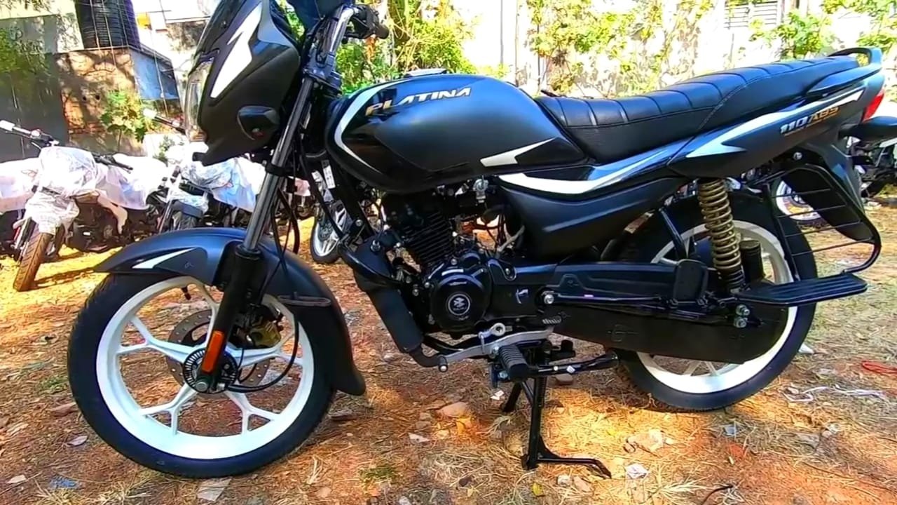स्पोर्ट लोक में पेश हुई नई शानदार माइलेज के साथ Bajaj Platina 125, दमदार इंजन के साथ जानें फीचर्स और कीमत